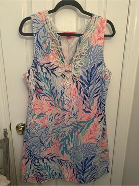 Lilly pulitzer V-Neck Sleeveless Shift Dress in Coral